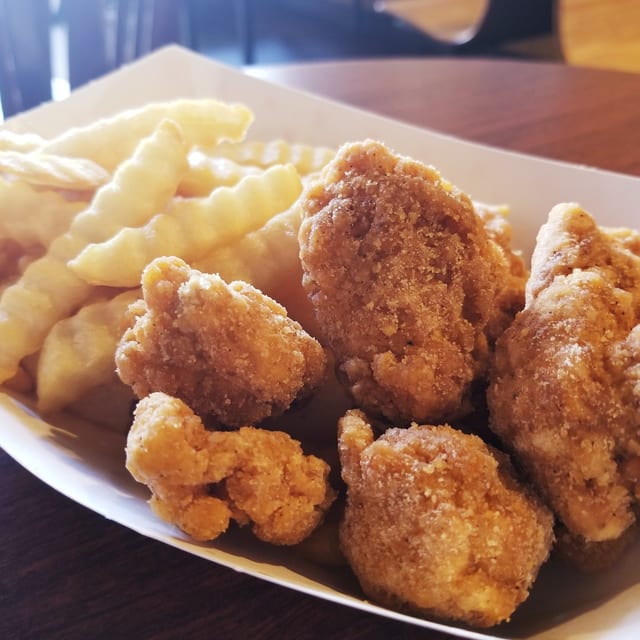 Chicken Nuggets / Popcorn Basket.